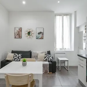 Appartement Beautiful Flat In The 8th District Of - Welkeys, Marseille